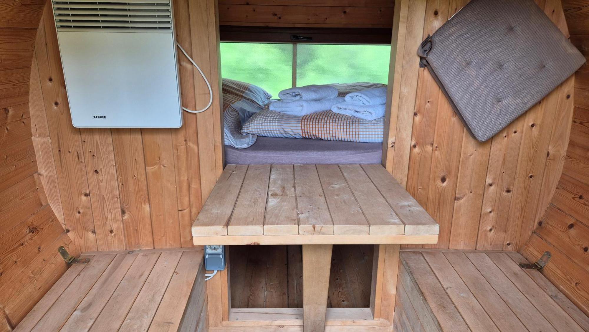 Mini Hotel Uebernachten Im Gurkenfass لوبنو المظهر الخارجي الصورة