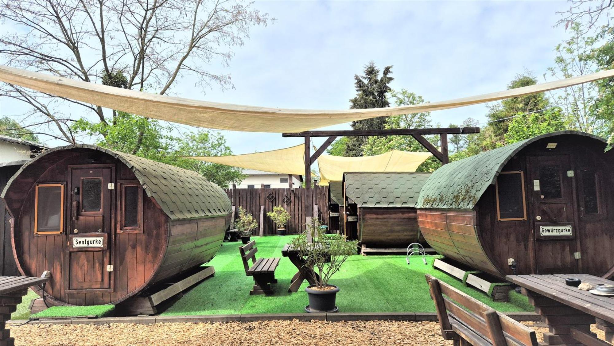 Mini Hotel Uebernachten Im Gurkenfass لوبنو المظهر الخارجي الصورة