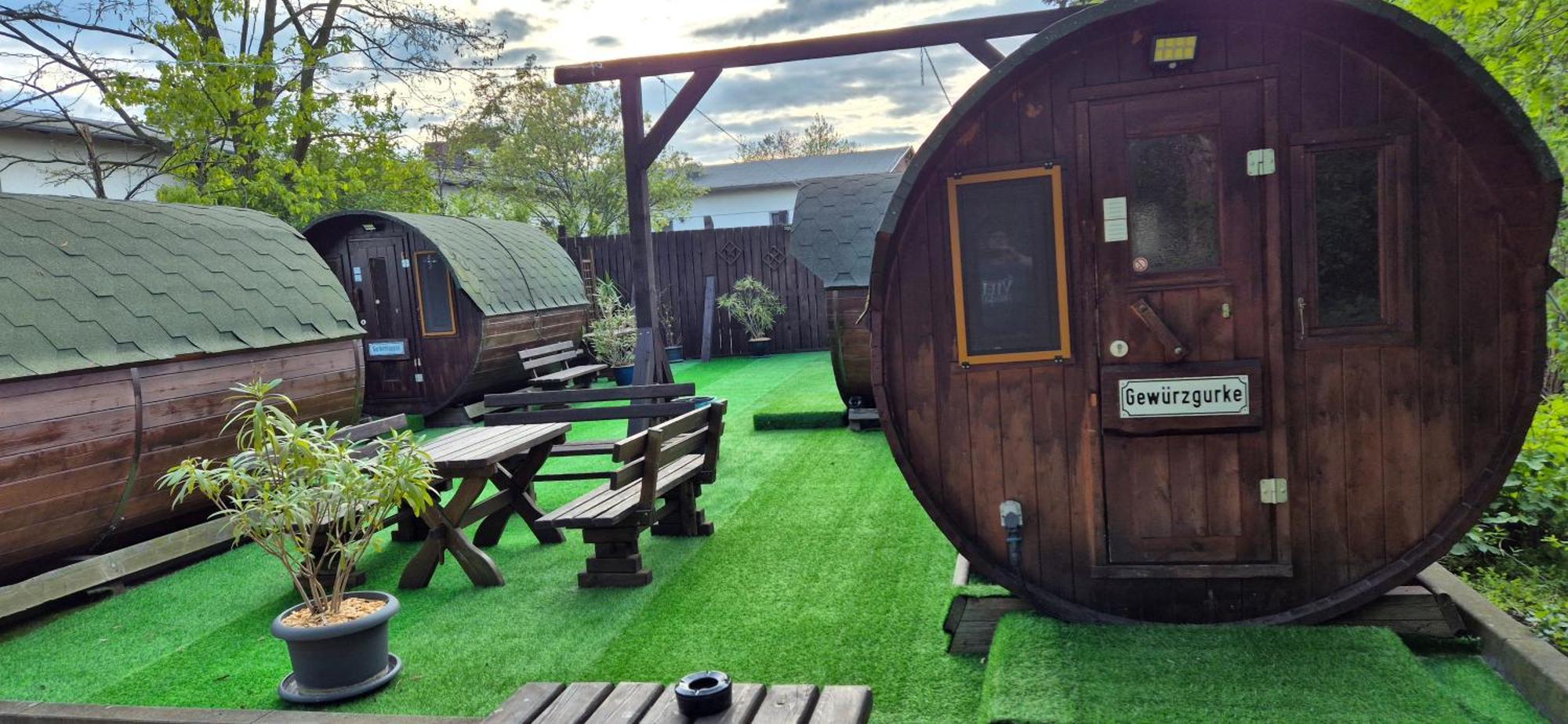 Mini Hotel Uebernachten Im Gurkenfass لوبنو المظهر الخارجي الصورة