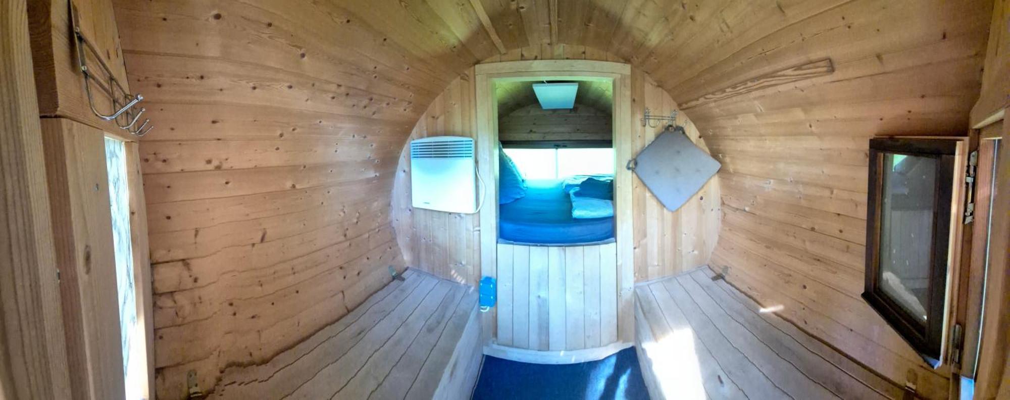 Mini Hotel Uebernachten Im Gurkenfass لوبنو المظهر الخارجي الصورة
